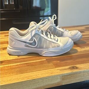Like new women’s Nike zoom